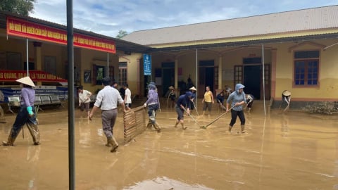 Bảo đảm khám chữa bệnh, phòng chống dịch bệnh vùng lũ ở Nghệ An