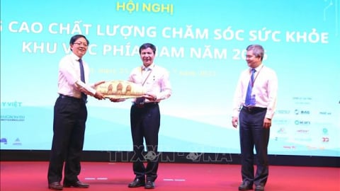 Nỗ lực chuyển mạnh từ 'chữa bệnh' sang 'chăm sóc sức khỏe toàn dân'