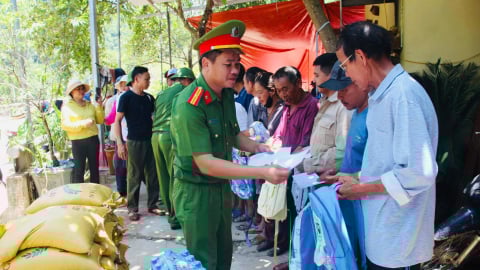 Nghệ An: Chung tay hướng về nhân dân vùng bị thiệt hại do mưa lũ