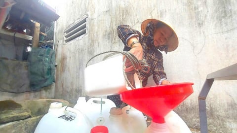 'Khát nước' sạch giữa phố biển