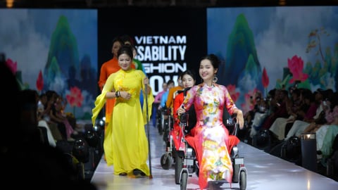 Khi thời trang chữa lành và lan tỏa nghị lực sống