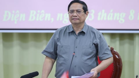 Thủ tướng: Làm mọi cách nhanh nhất có thể ổn định đời sống người dân vùng lũ