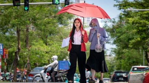 Hôm nay (5/8), miền bắc hạ nhiệt trước khi chuyển mưa dông