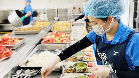 Hướng đến bữa ăn đảm bảo cho sự phát triển toàn diện của học sinh
