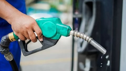 Dự báo giá xăng dầu ngày 7/8: Xăng tăng, dầu giảm nhiệt