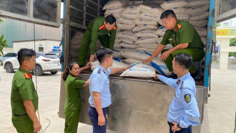 Nghệ An: Phát hiện, tạm giữ hơn 3 tấn đường cát nhập lậu