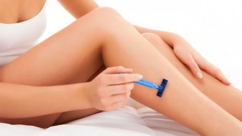 Cắt tỉa lông trước khi quan hệ: Có nên hay không?