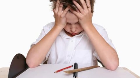 Đằng sau mỗi kỳ thi: Sức khỏe tâm thần của con đang bị ảnh hưởng ra sao?