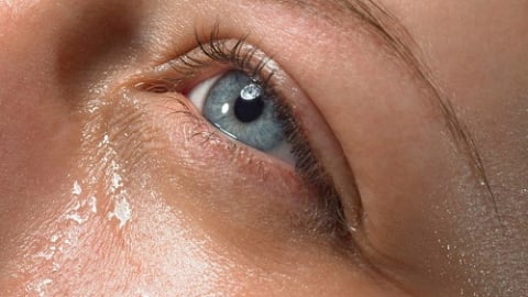 Những lưu ý khi sử dụng kính áp tròng