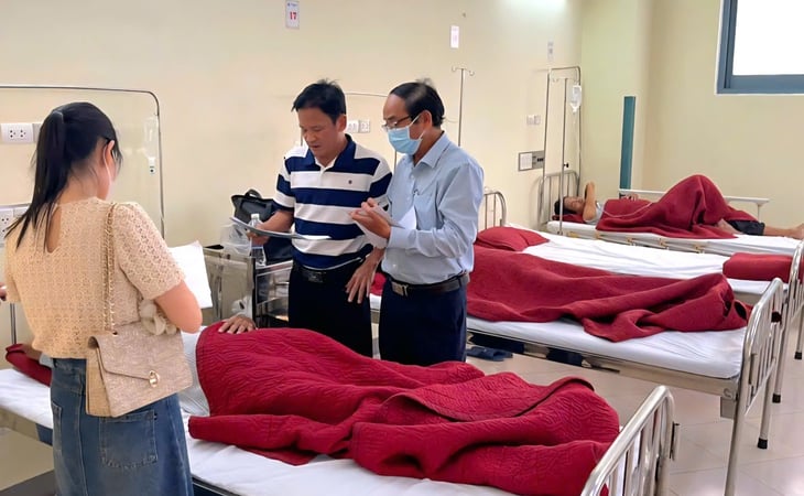 Vụ nhiều người nhập viện nghi ngộ độc ở Huế: Lấy mẫu gửi Viện Pasteur Nha Trang