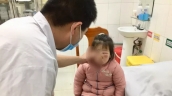 Cao Bằng: Bé gái 6 tuổi suýt bị mù do dùng lá trầu không rửa mắt