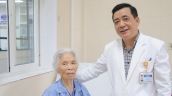 Phẫu thuật thành công cho cụ bà 95 tuổi bị ung thư đại tràng