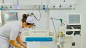 Bình Dương: Sức khỏe bé gái 2 tháng tuổi bị phản ứng nặng sau tiêm vaccine đã tiến triển tốt