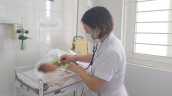 Phú Thọ: Điều trị cho 1 bé gái 2 tháng tuổi bị ho gà với diễn biến nặng