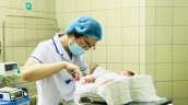 Mẹ con sản phụ mắc bệnh hiểm nghèo được các y bác sĩ cứu sống thành công