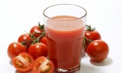 Đau xương có được uống nước ép cà chua không