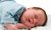 Khi ngủ trẻ có những dấu hiệu này cha mẹ nên đưa đi khám ngay