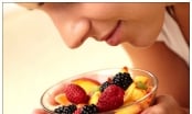 Vì sao nên ăn hoa quả vào mỗi sáng?