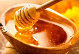 Lợi ích cho sức khỏe giữa mật ong và siro cây phong