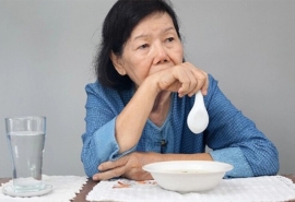 Tìm hiểu về chứng biếng ăn ở người cao tuổi