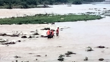 Yên Bái: Một nam sinh đi đá bóng bị đuối nước mất tích