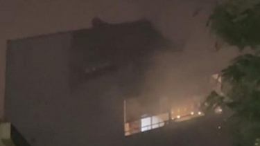Hà Nội: Xảy ra cháy tại cửa hàng kinh doanh thảm ở quận Tây Hồ