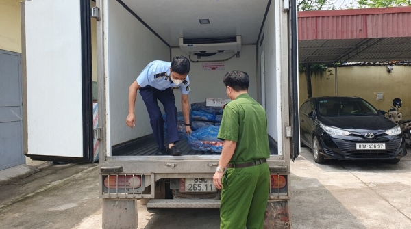 Hưng Yên phát hiện ô tô vận chuyển 500 kg sản phẩm thịt lợn không bảo đảm yêu cầu vệ sinh thú y và an toàn thực phẩm