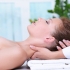 Chuyên gia chia sẻ về vấn đề đau cổ vai gáy khi đi massage