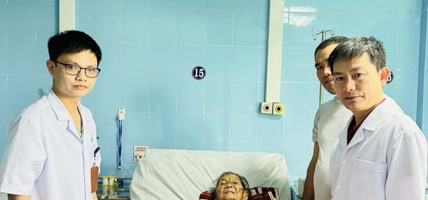 Quảng Bình: Điều trị ghép da thành công cho bệnh nhân gần 100 tuổi bị bỏng độ 3 với nhiều bệnh nền nặng