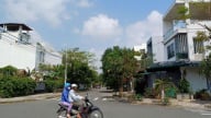 Hủy tạm hoãn xuất cảnh đối với cô giáo bỗng dưng làm Giám đốc