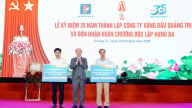 Công ty Xăng dầu Quảng Trị đón nhận Huân chương Độc lập hạng Ba