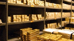 Mỹ trừng phạt kho vàng dự trữ 130 tỷ USD của Nga