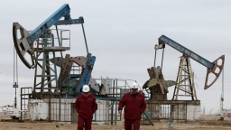 Giá dầu châu Á lao dốc sau đàm phán Nga - Ukraine