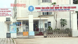 Bắt Giám đốc CDC Hậu Giang và 2 thuộc cấp liên quan vụ Việt Á