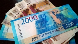 Giá trị đồng ruble của Nga tăng lên mức kỷ lục