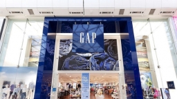CEO hãng thời trang GAP từ chức vì doanh số sụt giảm
