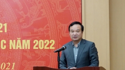 Cách chức tất cả chức vụ trong Đảng Cục trưởng Cục Quản lý giá Nguyễn Anh Tuấn