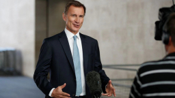 Bộ trưởng Tài chính Anh Jeremy Hunt công bố gói ngân sách đầy đủ đầu tiên