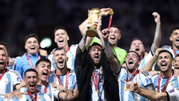 Argentina phải trả cúp vàng 6,1 kg nguyên bản cho FIFA