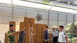Kiên Giang: Tạm giữ 2 tấn quần áo không có nguồn gốc, xuất xứ