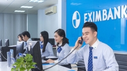 Eximbank thu thêm 55.000 đồng/tháng phí SMS Banking