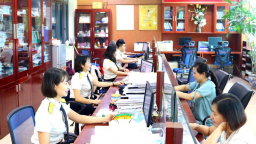 Người dân không phải xuất trình sổ hộ khẩu, sổ tạm trú khi làm thủ tục thuế