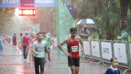 Nguyễn Văn Lai, Phạm Thị Huệ vô địch Ecopark Marathon 2023