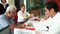 Giảm tuổi hưởng trợ cấp hưu trí xã hội xuống 75 tuổi