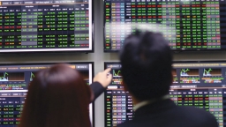 Loạt cổ phiếu hồi phục mạnh vào phút cuối, VN-Index tăng 7 điểm