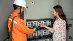 Lắp đặt công tơ đo xa cho 100% khách hàng: Dấu ấn chuyển đổi số mạnh mẽ