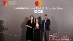 Dẫn đầu thị phần thẻ ghi nợ tại Việt Nam, OCB nhận 2 giải thưởng lớn từ Mastercard