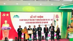 Quảng Trị: Tổng Công ty Thương mại Quảng Trị đón nhận Huân chương Độc lập hạng Nhì