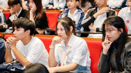 Tác động của nhận thức rủi ro đến ý định mua sắm trực tuyến của NTD thế hệ Y và Z tại Tp.HCM
