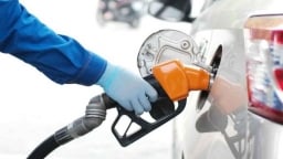 Giá xăng, dầu tiếp tục đà tăng